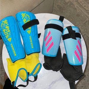 Soccer shin guards - 2 pairs. Youth for 8-12 yr old. Medium size